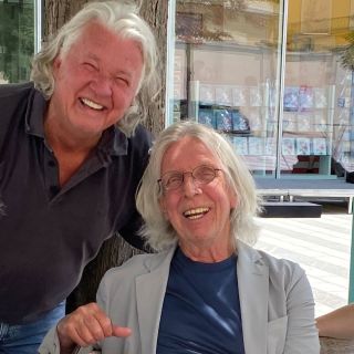 Mit Gerhard Haderer vor dem Karikaturmuseum in Krems